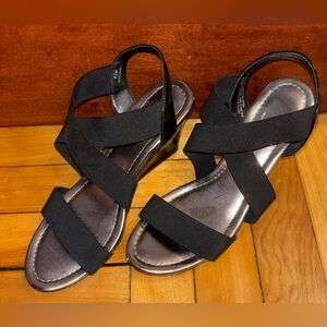 Impo Stretch Elastic Strap Black Strappy Sandals
Size 6.5